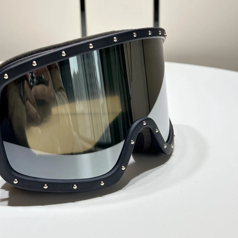 New Ski Goggles Unisex Comfortable and Snug Fit Anti-fog with Anti-radiation for Professional Skiing Activities