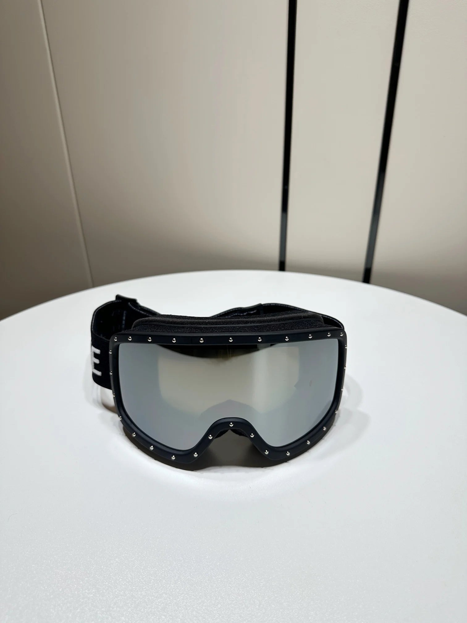 New Ski Goggles Unisex Comfortable and Snug Fit Anti-fog with Anti-radiation for Professional Skiing Activities